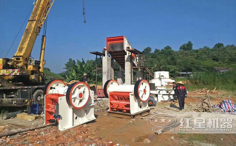 小型顎式破碎機現場 小型顎式破碎機現場