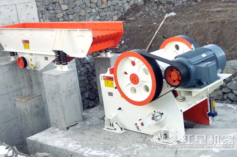 HDX86德版顎式破碎機(jī)現(xiàn)場(chǎng) HDX86德版顎式破碎機(jī)現(xiàn)場(chǎng)