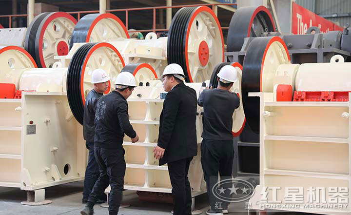 用戶來廠考察，多種設備型號讓用戶眼見為實